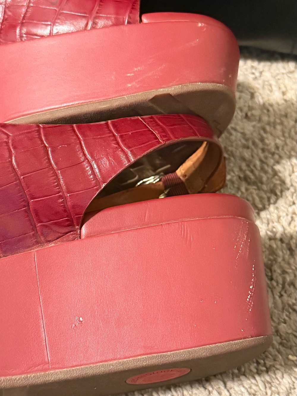 Fitflop Women's Red Croc-Embossed Slingback Platform Mules - Picture 10 of 12